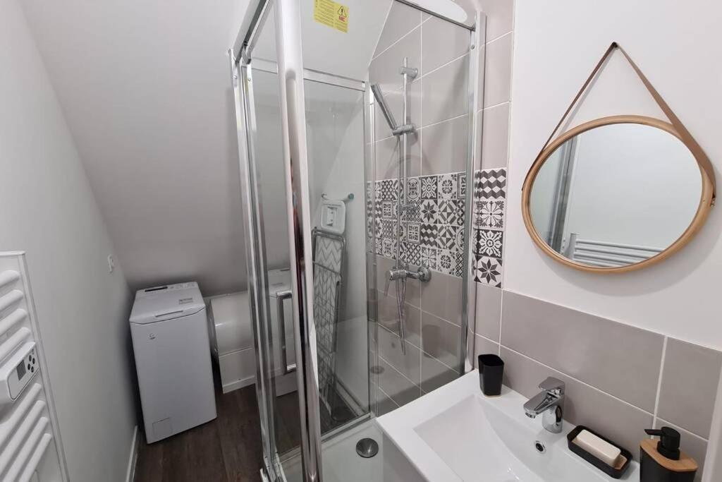 Centre Ville 3 Pieces Envoutant Sous Combles 40M² Joigny Dış mekan fotoğraf